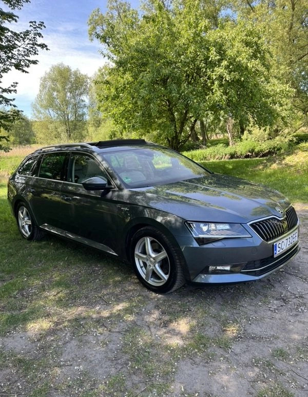 Skoda Superb cena 72900 przebieg: 177000, rok produkcji 2017 z Częstochowa małe 562